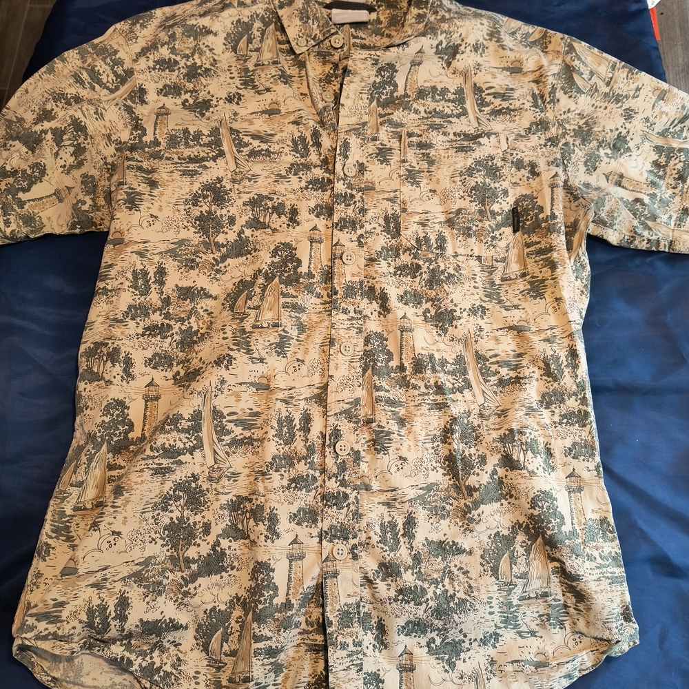 Columbia Men's Beige and Black Patterned Shirt